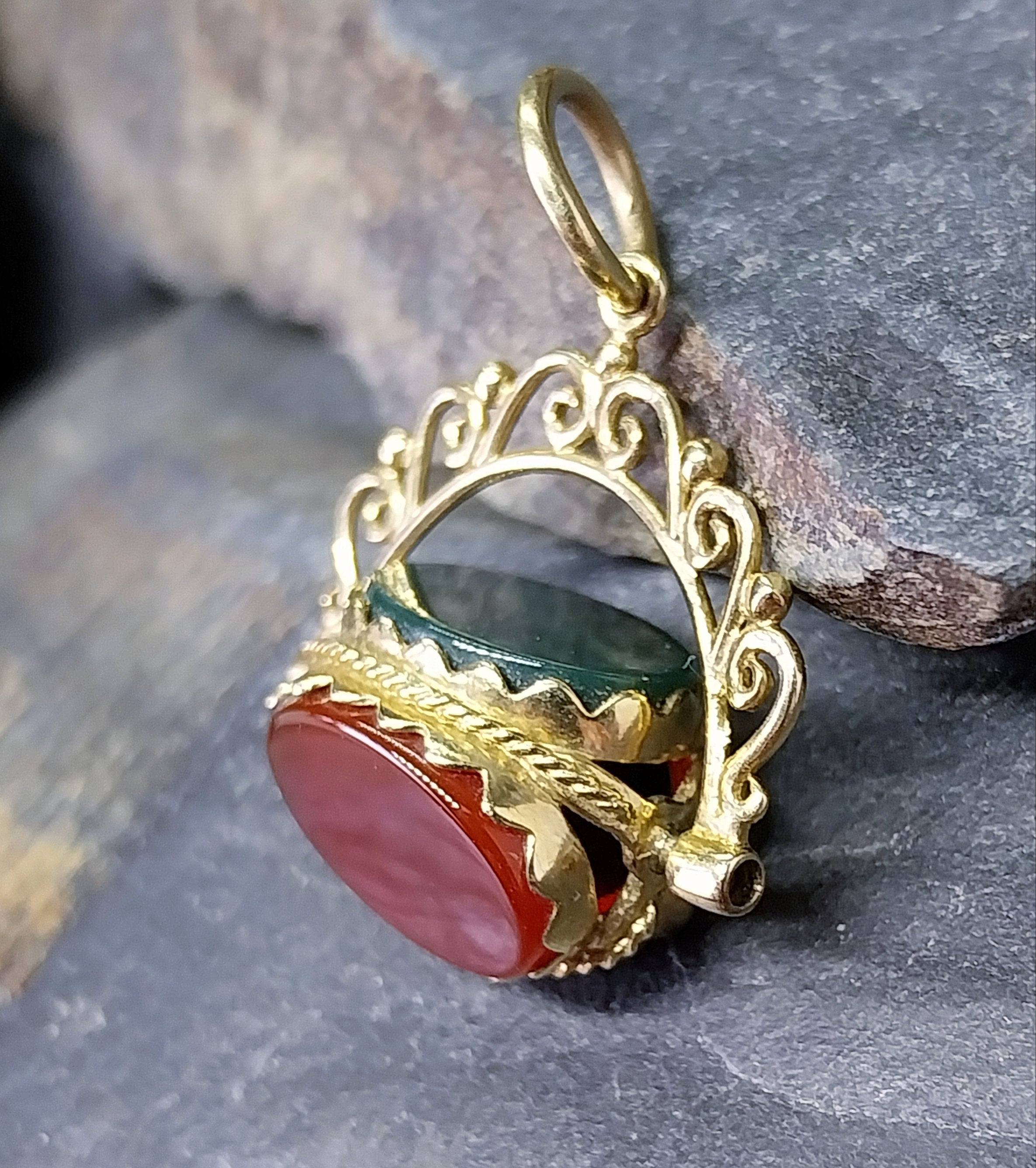 9ct GOLD Triple Spinner Watch Fob Pendant - Bloodstone, Onyx & Carnelian - 5.6g