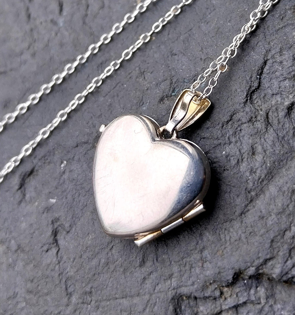 Sterling Silver Heart Locket - Small Criss Cross Pattern  on 18" Chain - 2.4g