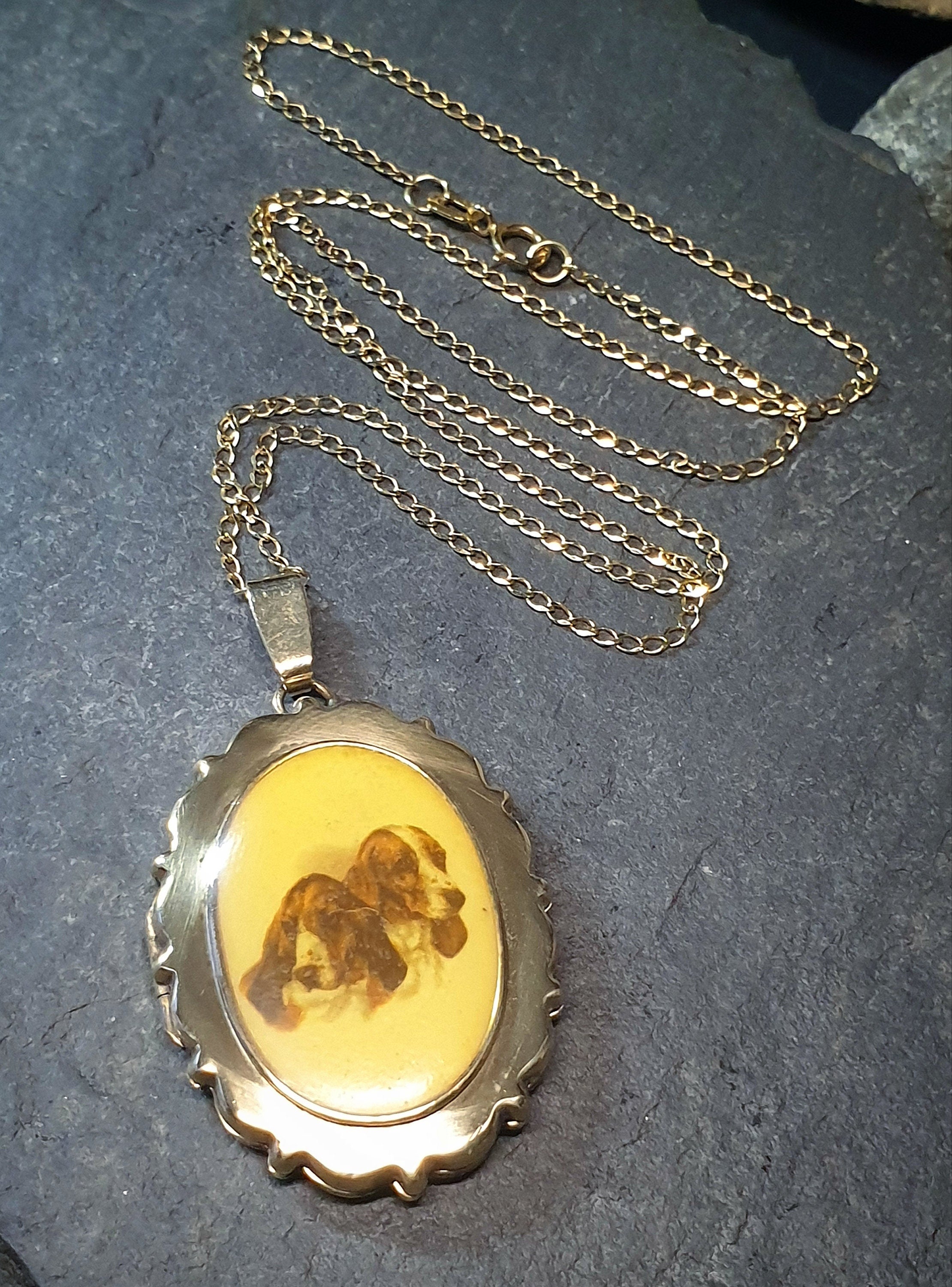 Large 9ct GOLD OVAL LOCKET Necklace - Basset Hound Dog Portrait on 18" chain - 10.1g