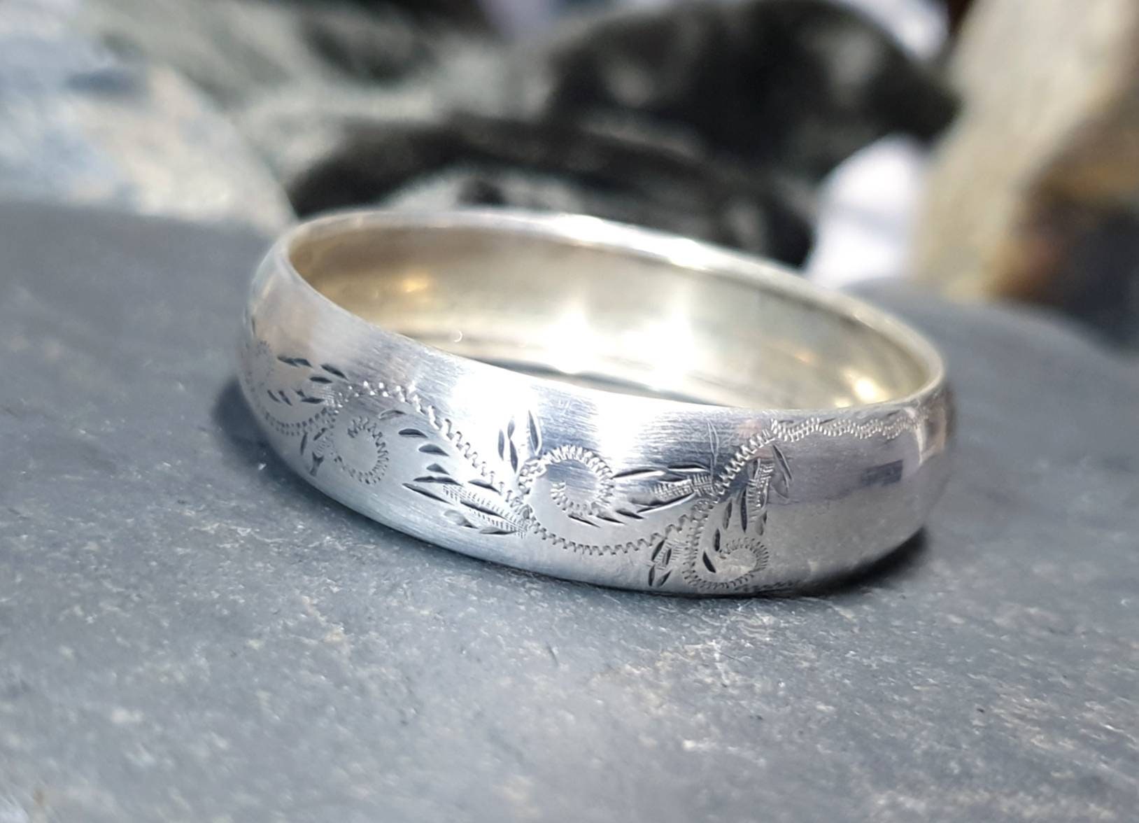 Antique BABY Silver Bangle Bracelet - Chester 1913 - 3.3g