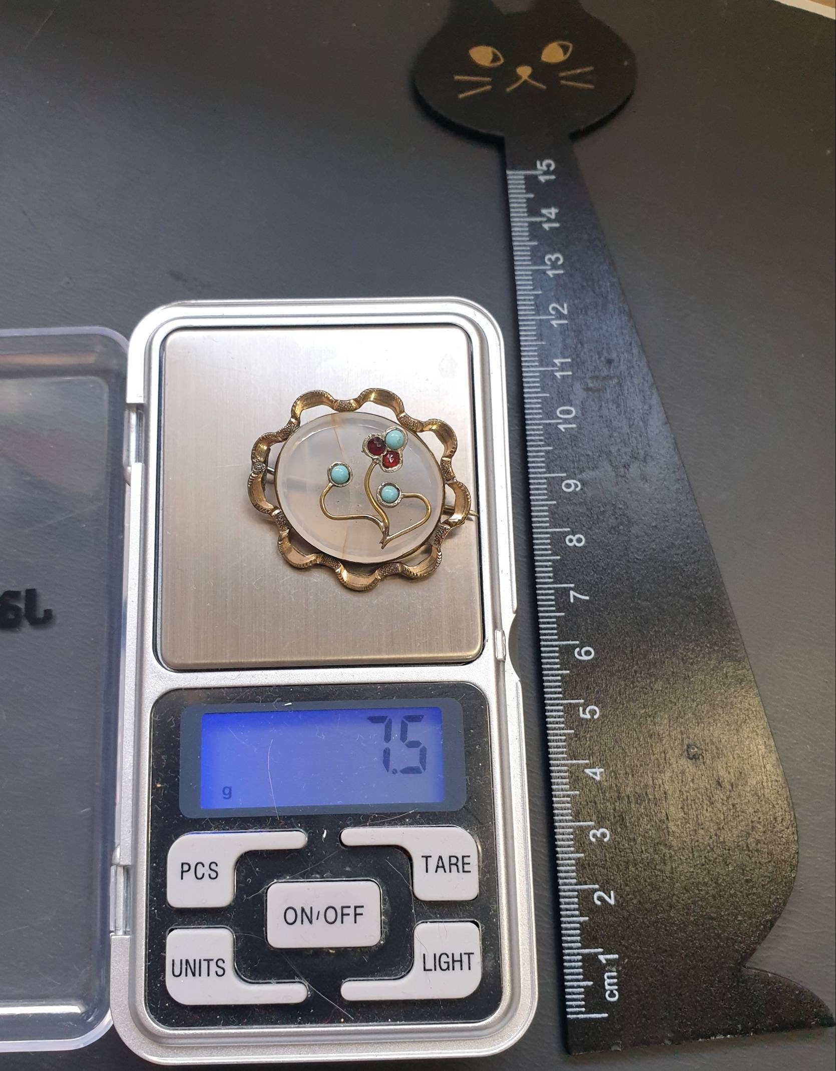 ANTIQUE VICTORIAN BROOCH - Chalcedony, Turquoise and Garnet - 7.5g