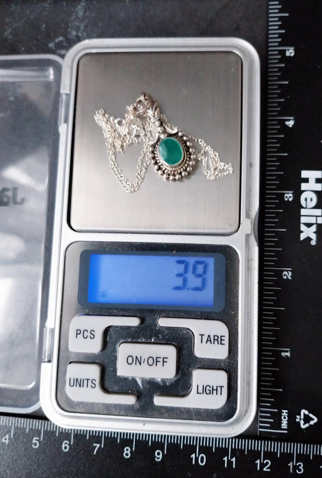 Sterling Silver Green Gemstone Necklace Pendant Drop - on 18" chain - 3.9g