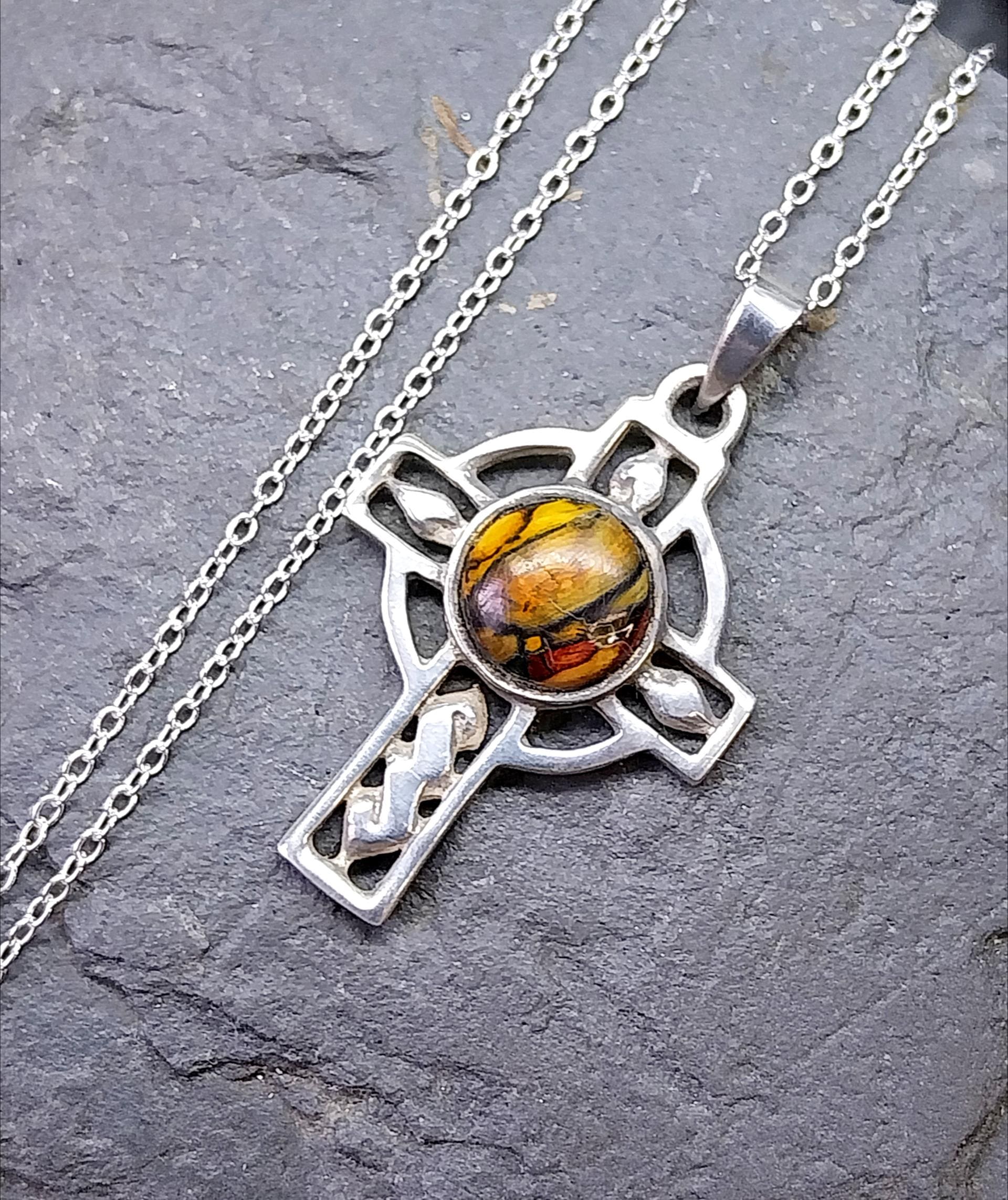 Heathergems CELTIC CROSS Pendant Necklace - Sterling Silver on 18" Chain - 3.4g