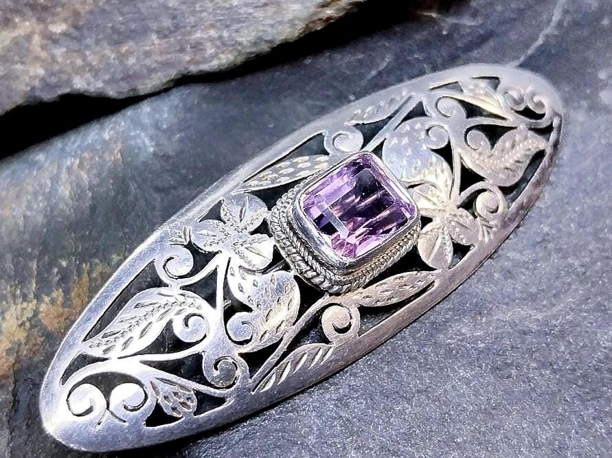 Vintage Sterling Silver BROOCH - Amethyst and shamrocks - 8.6g