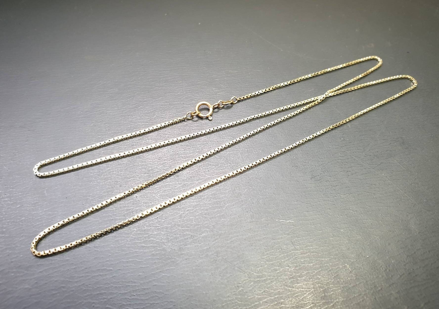 9ct GOLD CURB Style CHAIN Necklace - 21" Very Long - Hallmarked - 3.6g