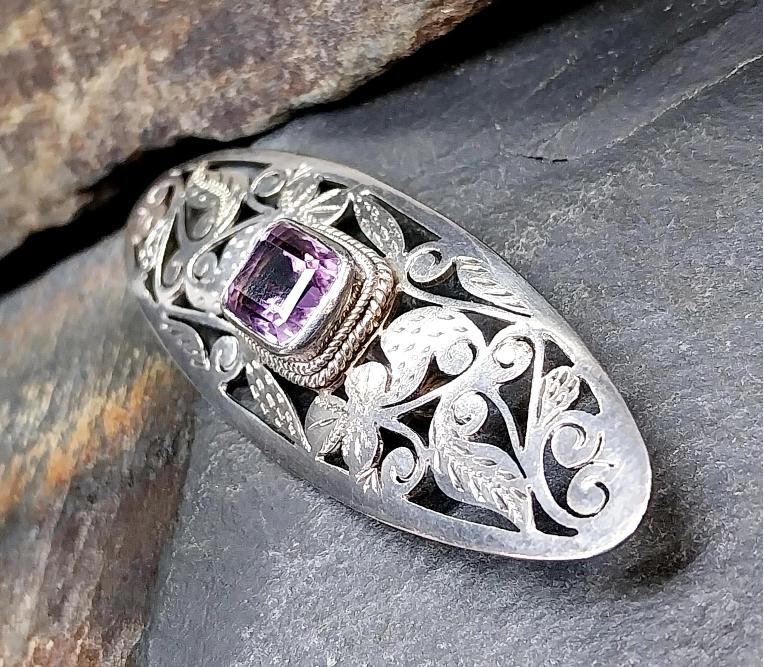 Vintage Sterling Silver BROOCH - Amethyst and shamrocks - 8.6g