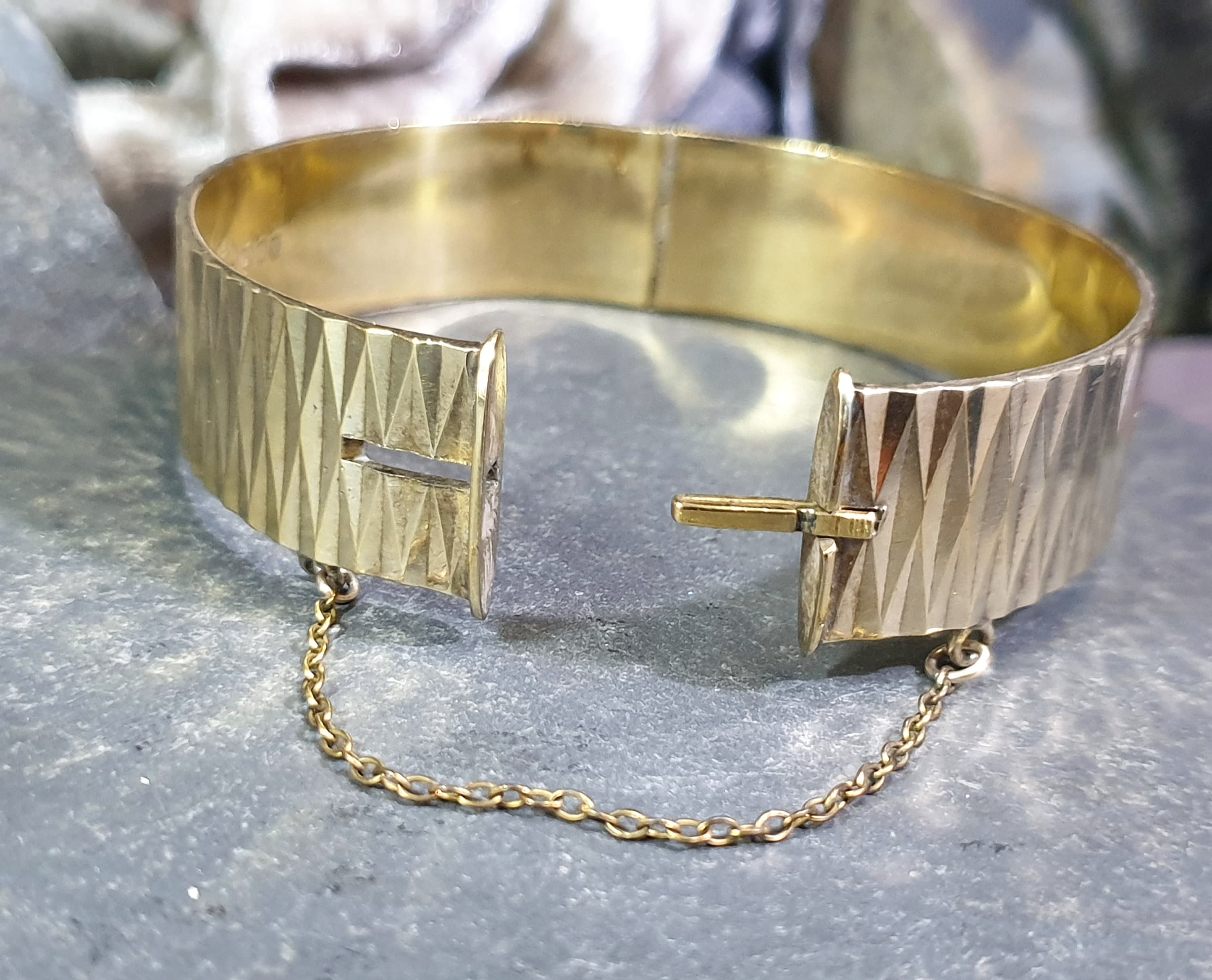 Vintage 22ct Gold on Sterling SILVER BANGLE Bracelet - 1967 - 39.2g