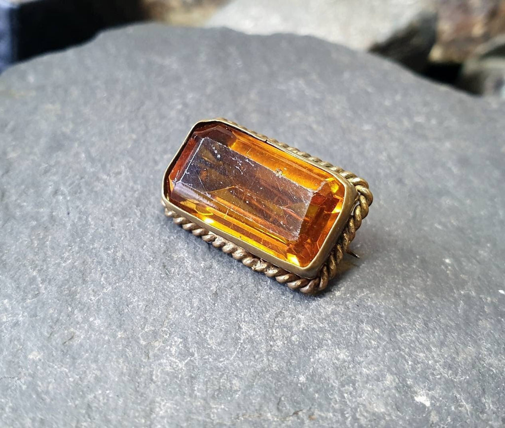 Antique VICTORIAN  BROOCH -  with Brandy Citrine Gemstone Pinchbeck Pin 6g