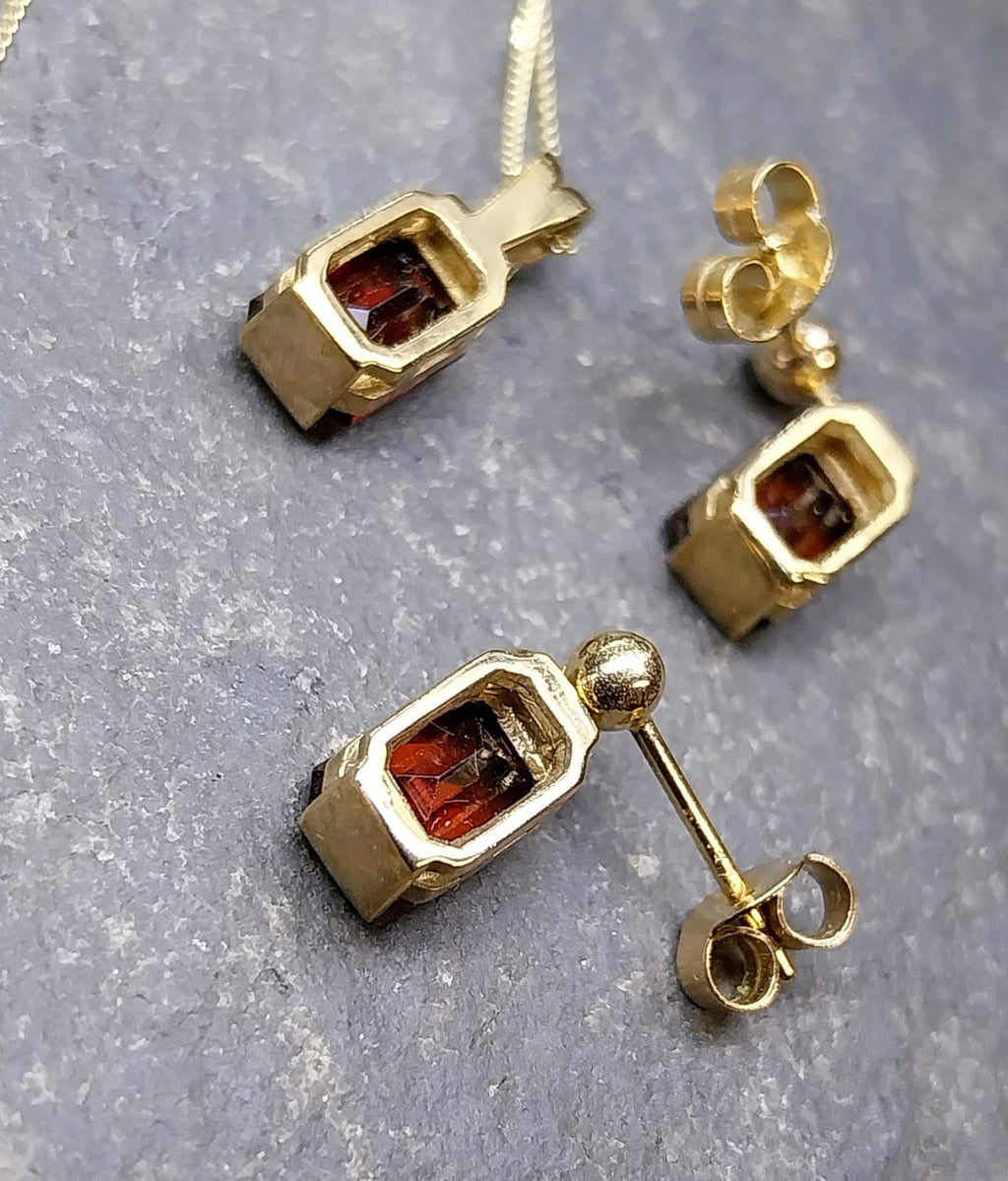 Vintage 9ct Gold Red Gemstone NECKLACE and EARRINGS Matching Set - 3.7g