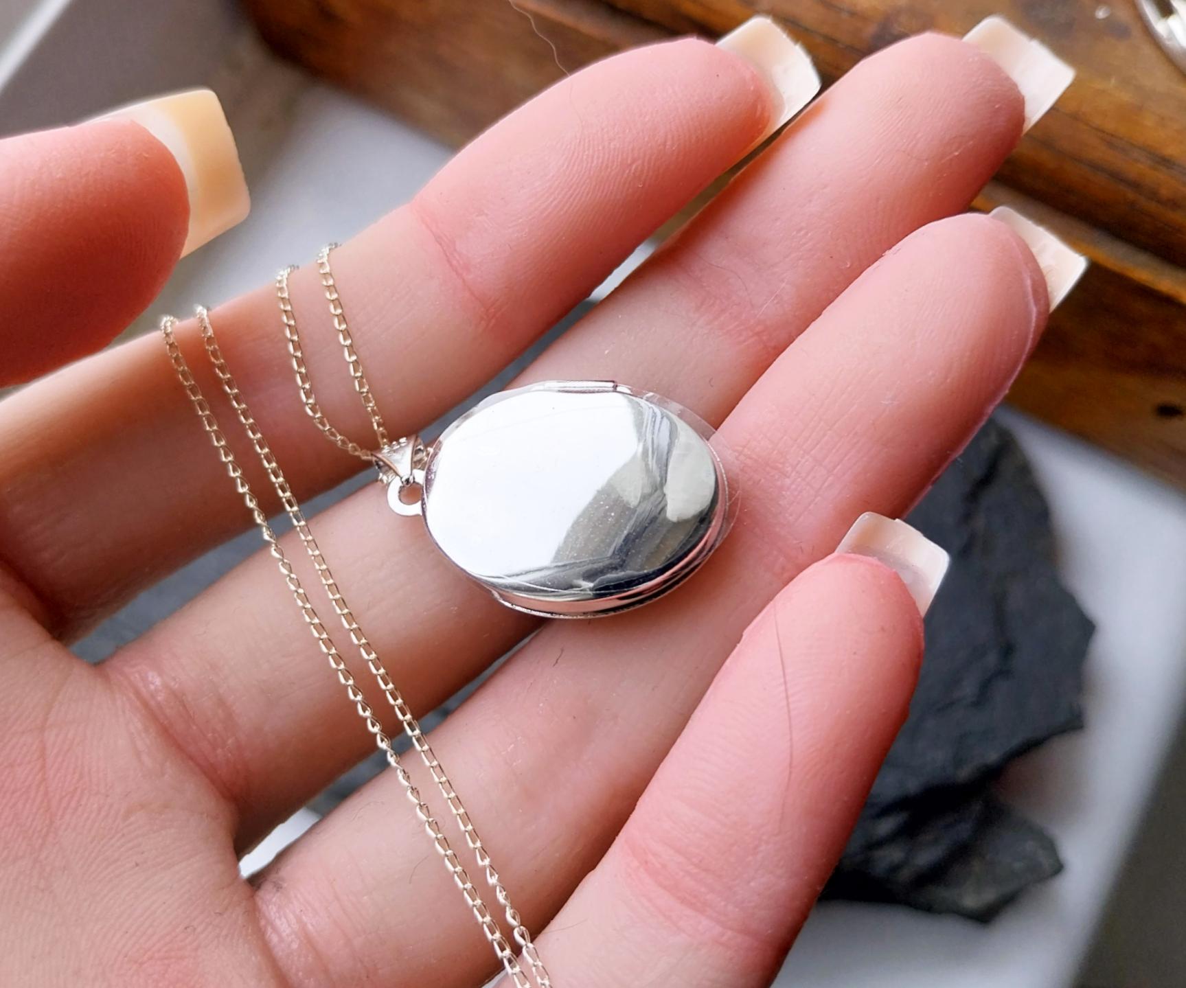 Vintage Tree of Life LOCKET - Sterling Silver with 16" Chain - 2.9g