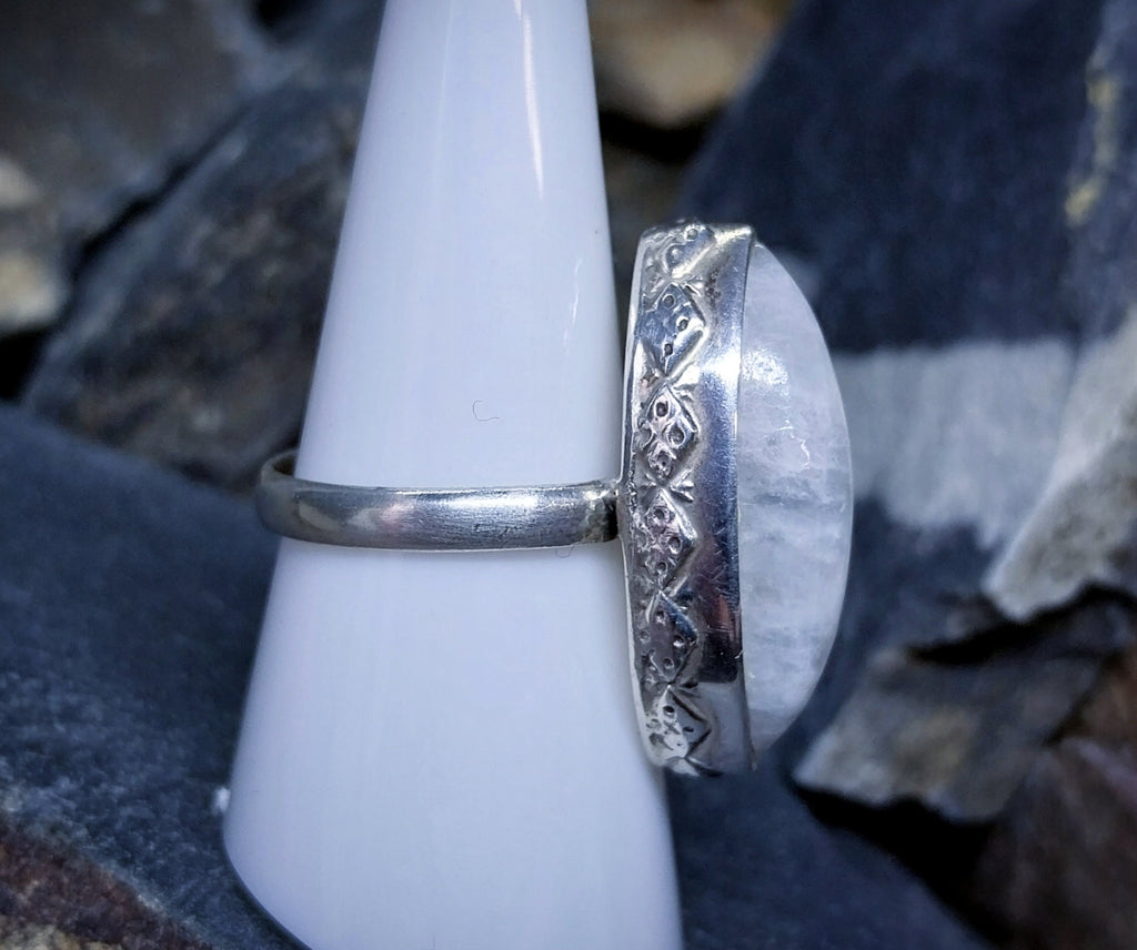 Vintage SILVER MOONSTONE RING - Ethereal - uk size Q (8) - 6.5g