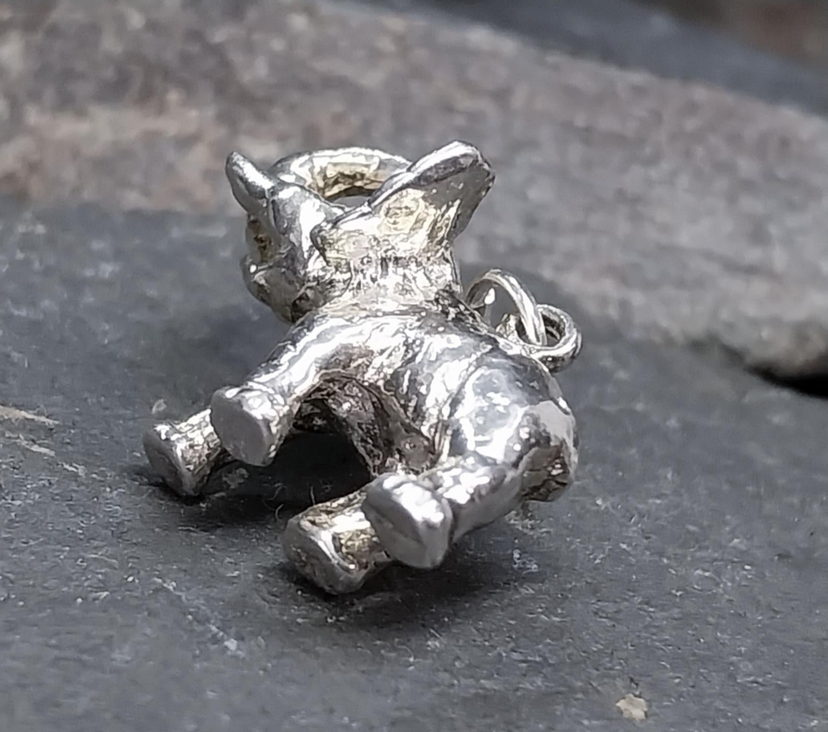 Vintage Silver ELEPHANT Charm or Pendant - 6.2g
