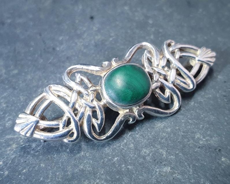 SILVER CELTIC Knot Brooch with Green malachite gemstone - 6g