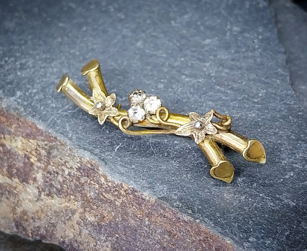 Antique VICTORIAN Branch BROOCH with three leaf clover - 2.1g