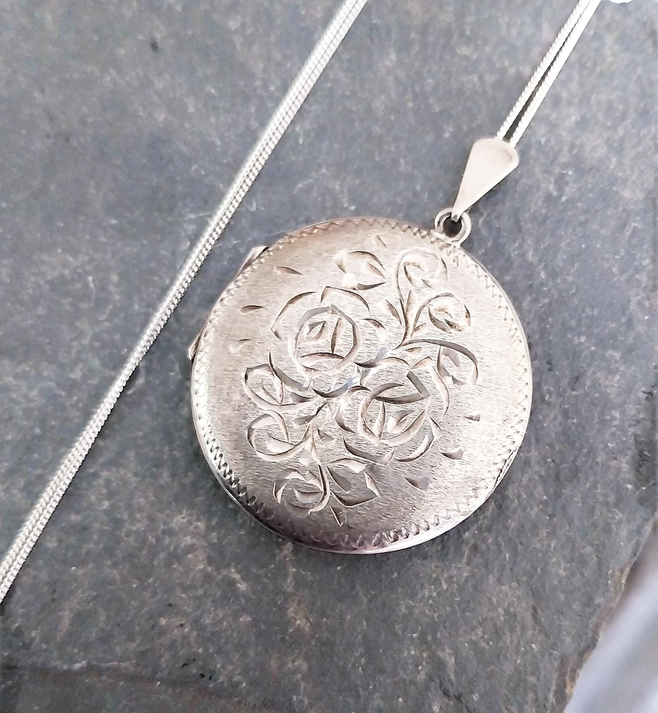 Huge Silver CIRCULAR LOCKET Necklace - Double Rose with 20" Chain - Joseph Smith - 10.9g