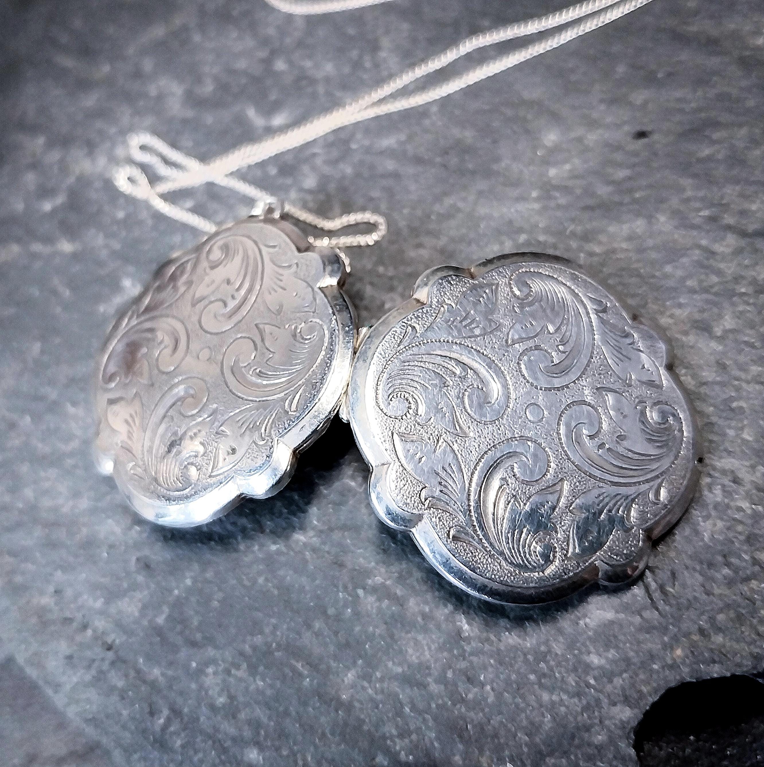 Sterling Silver LOCKET Circular with scalloped edge, Large on 24" Chain - 10.9g