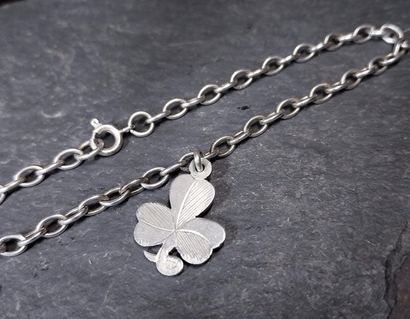 Vintage SILVER LINK BRACELET with Three Leaf Clover Charm - 5.2g