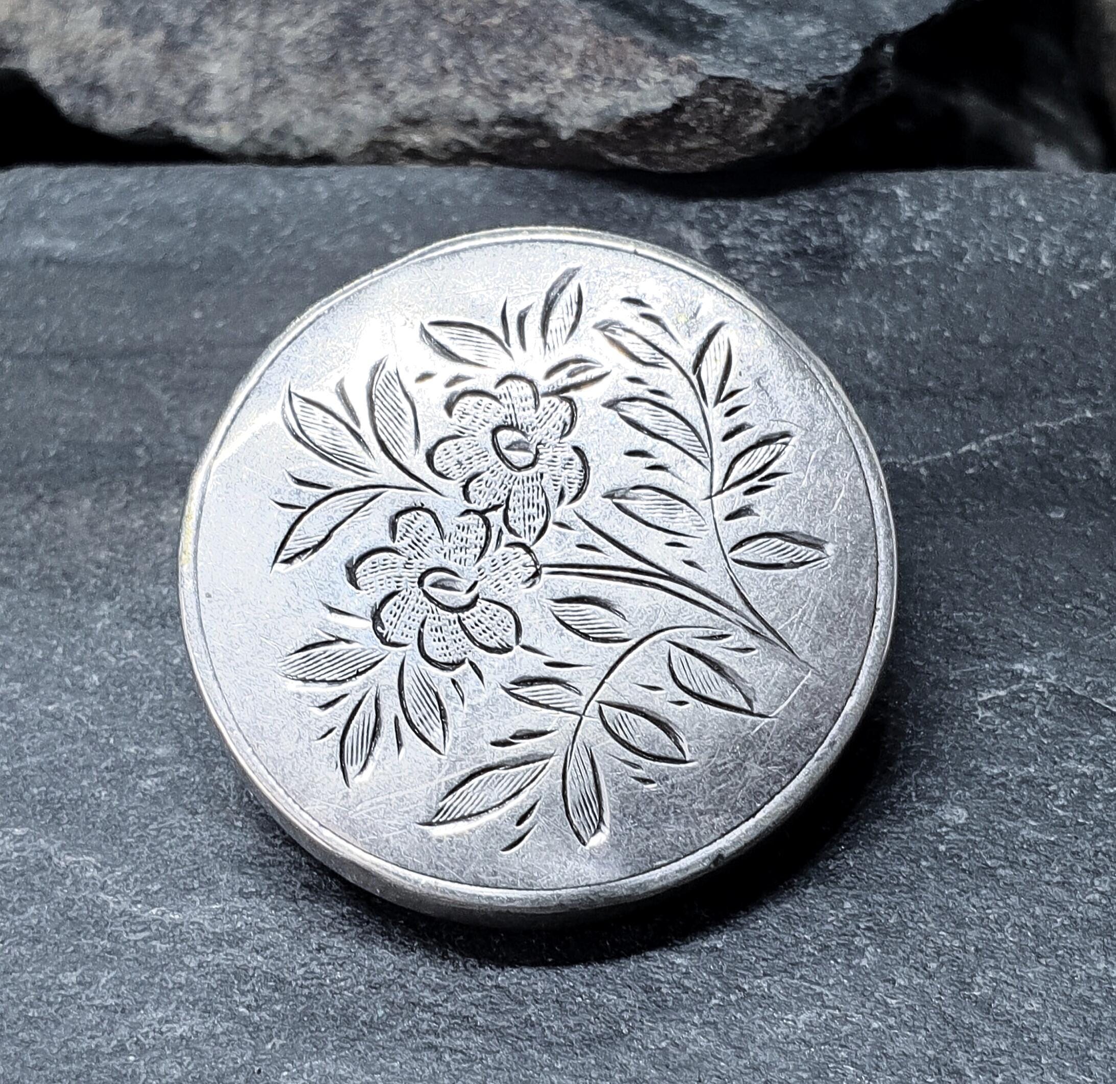 Sterling Silver Circular Brooch  - Round Button style - 8.5g