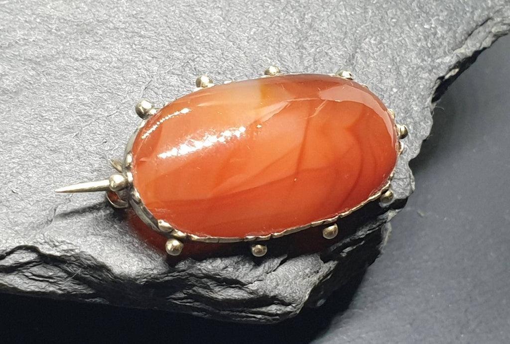 Antique 9ct GOLD CARNELIAN BROOCH - Victorian, Georgian - 5g