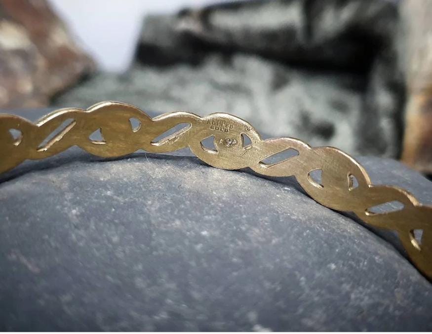 Vintage 9ct Rolled GOLD BANGLE - Weave Twist with Stars - 10.5g