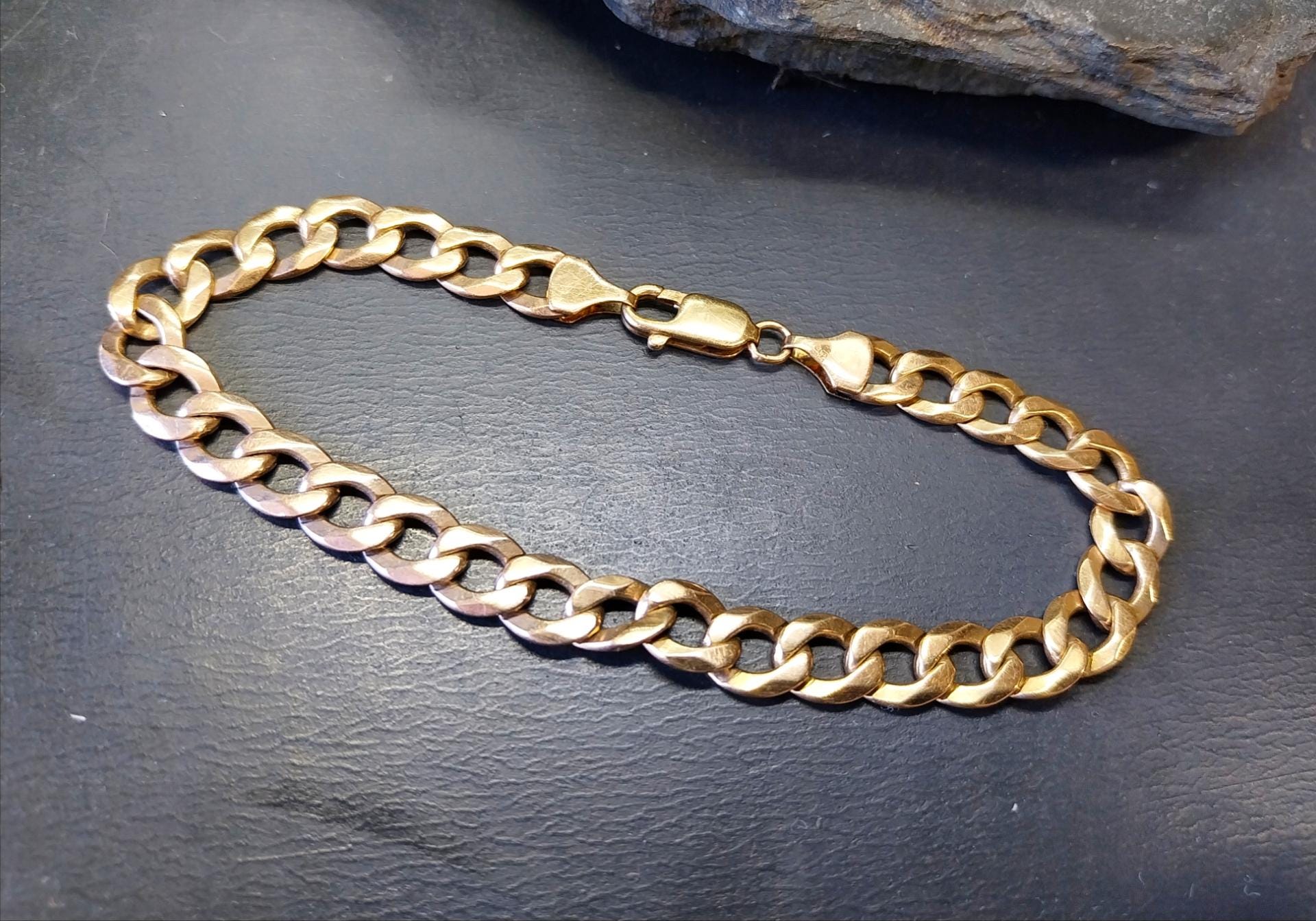 9ct GOLD CURB LINK Bracelet -Chunky 21.5cm - 15.4g