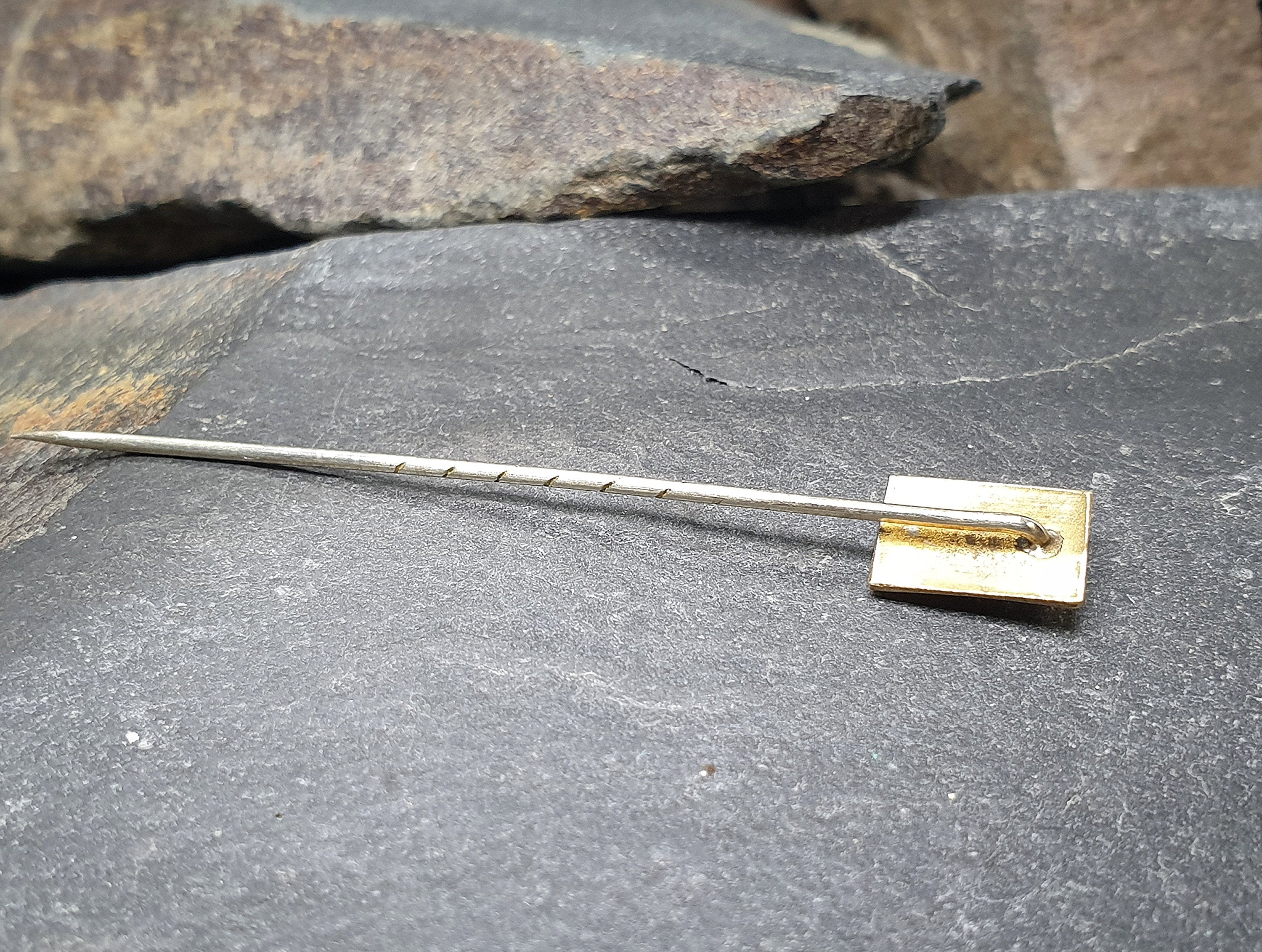 Vintage Pinchbeck and Coral STICK PIN  - Hat or Tie pin  - 1.2g