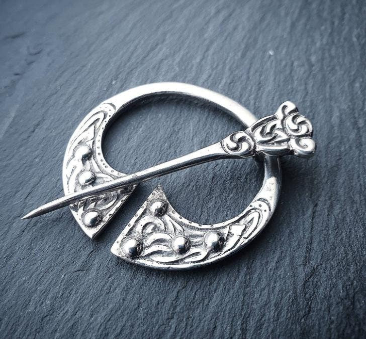 Robert Allison PENNANULAR BROOCH - Scottish Silver Shawl Pin c.1958 - 11.7g