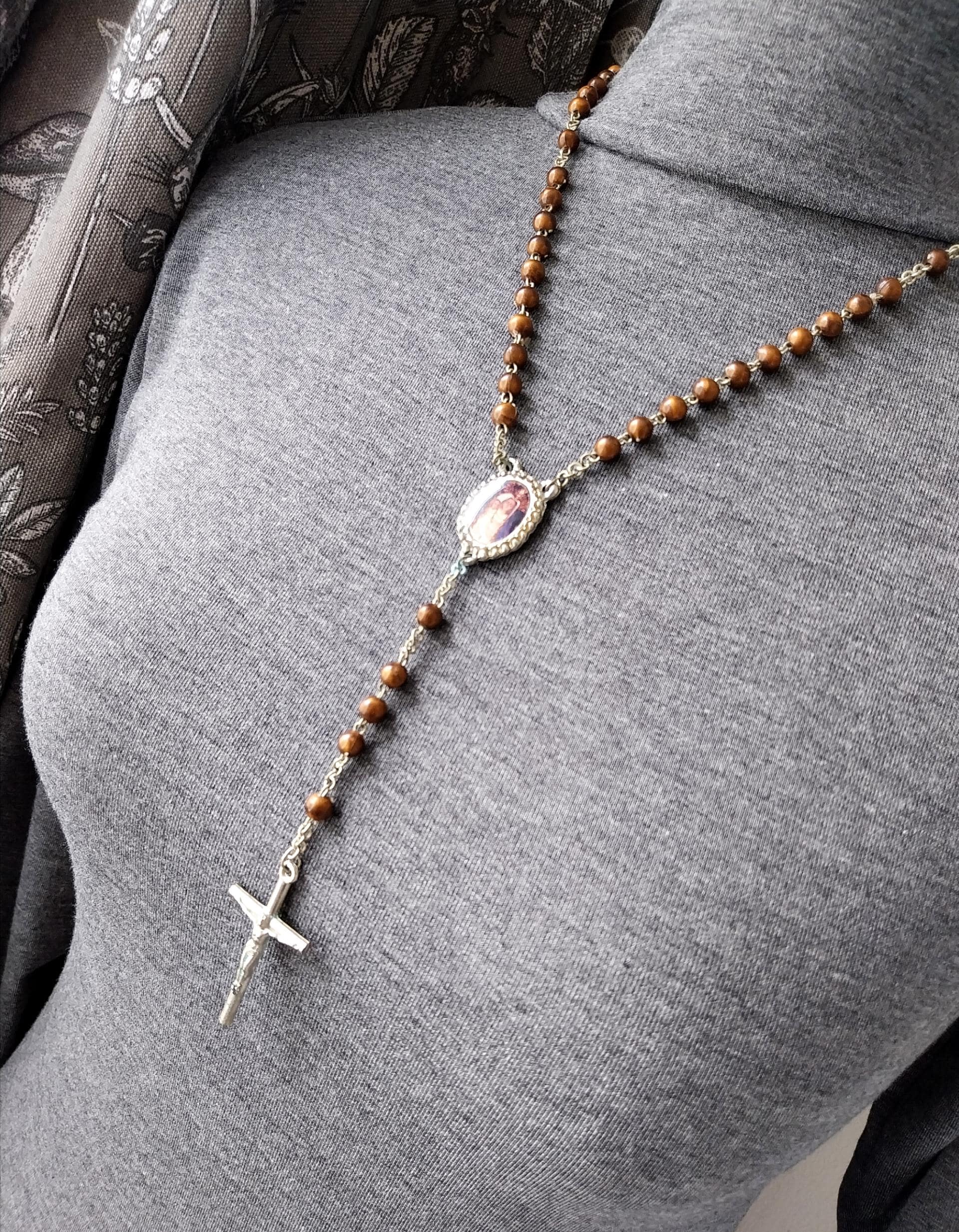 Vintage ROSARY BEADS with Crucifix - 22" Necklace - 18.7g