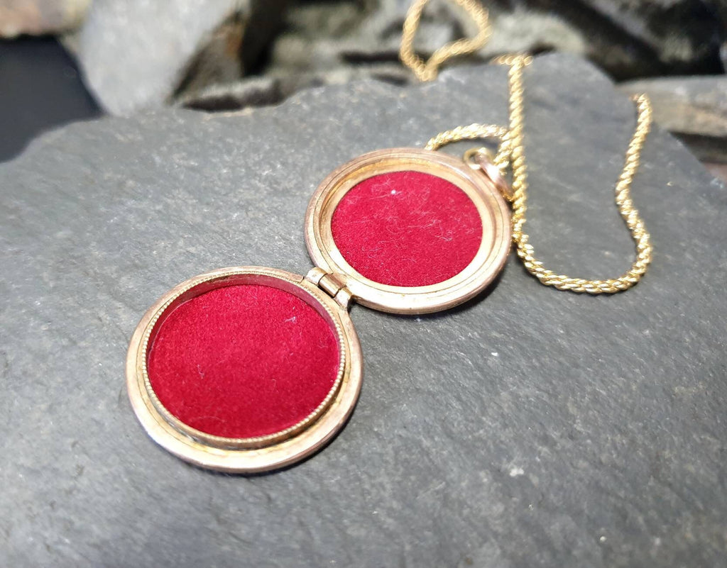VICTORIAN CIRCLE LOCKET - Antique Pinchbeck Gilt on 16" Chain - 13.8g