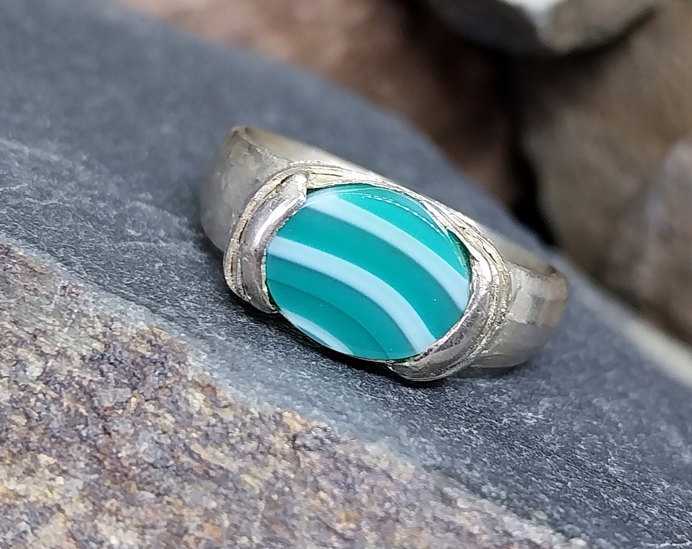 Vintage Sterling SILVER Malachite Green AGATE Ring - Size uk O (us 7) - 5.4g
