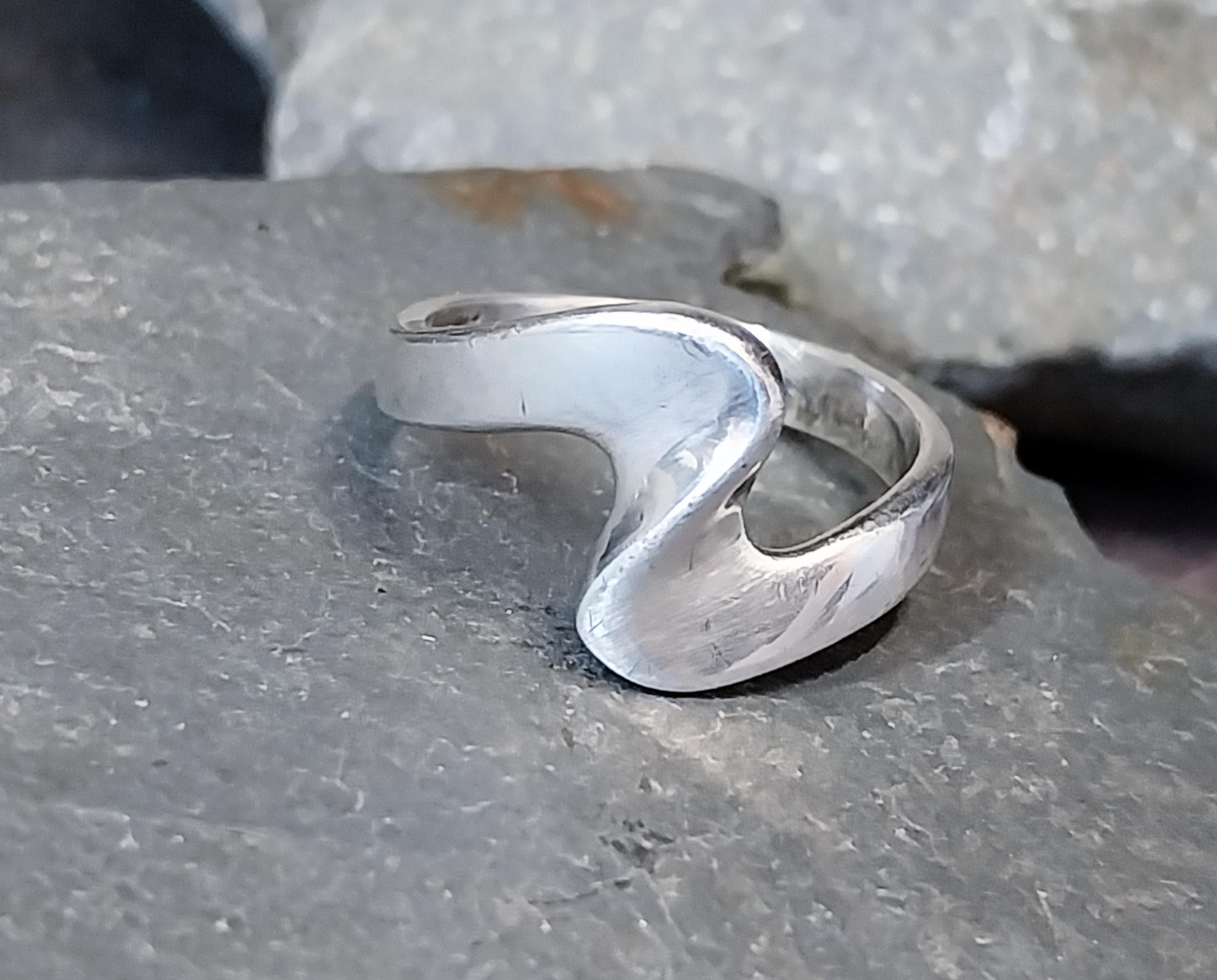 Sterling Silver Swirl Ring - uk size P (Us 7.5) - 3.7g