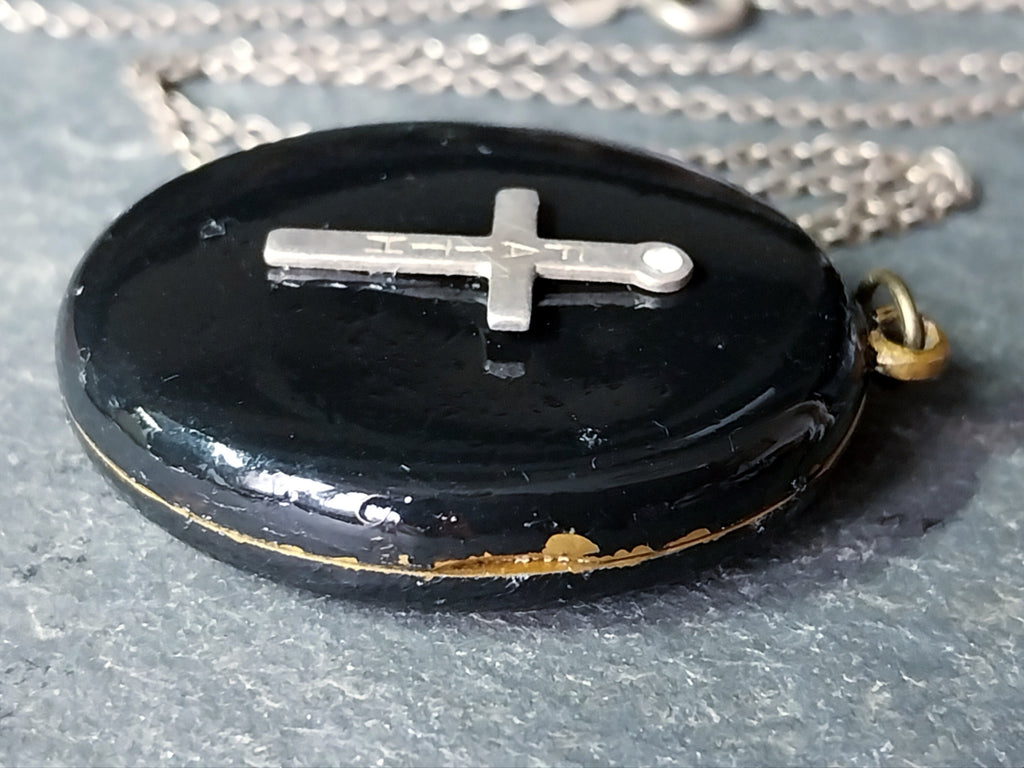 VICTORIAN Black Enamel LOCKET with Silver Cross - on 20" Chain - 15.5g