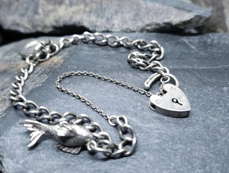 Vintage Sterling SILVER CHARM BRACELET with 2 Charms shamrock - 10.6g