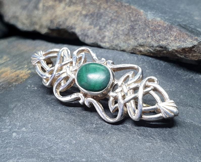 SILVER CELTIC Knot Brooch with Green malachite gemstone - 6g