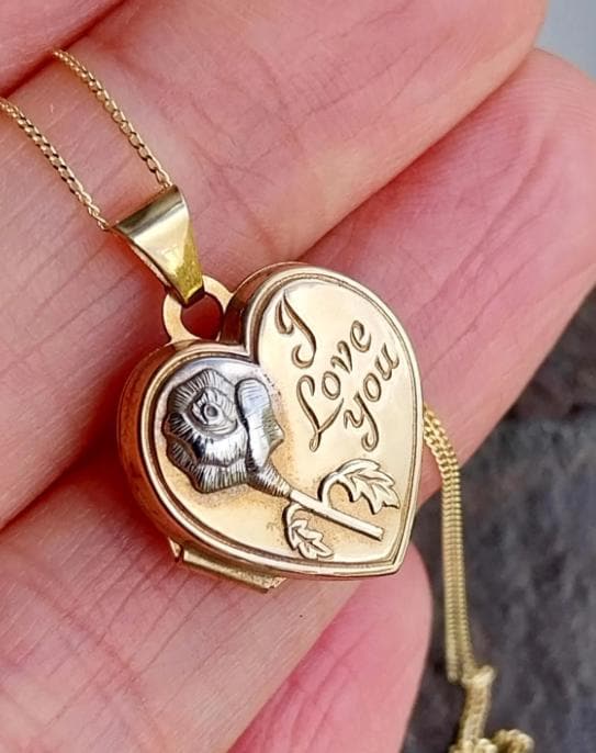 9ct GOLD HEART LOCKET with Single Rose & 18" Chain - Art Nouveau - 1.5g