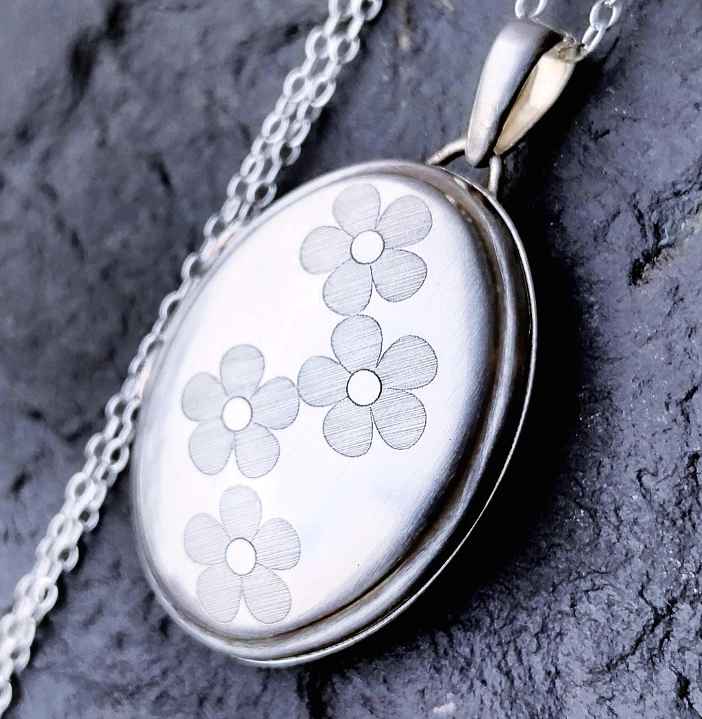 Vintage SILVER LOCKET - Oval with Four Flowers on 18" Chain - 4g