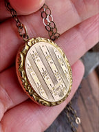 Antique 9ct GOLD LOCKET - Chester 1914 on 20" Chain - 6g