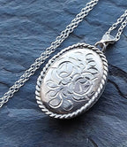 Vtg Silver LOCKET Necklace - Two Roses on 18" Chain - Joseph Smith - 6.2g