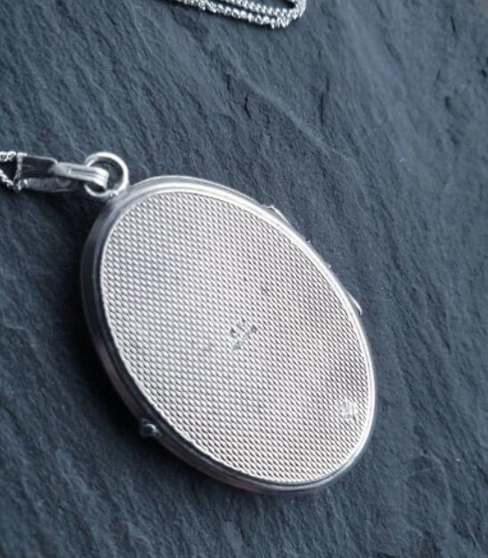 Large SILVER LOCKET necklace - Vintage Oval on 20" Chain - 12.1g