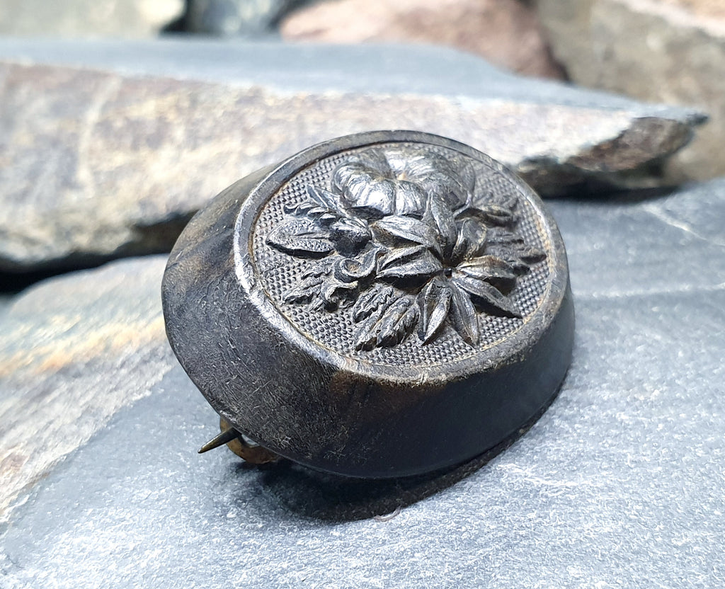Antique Victorian Vulcanite Brooch with flowers - 10.4g