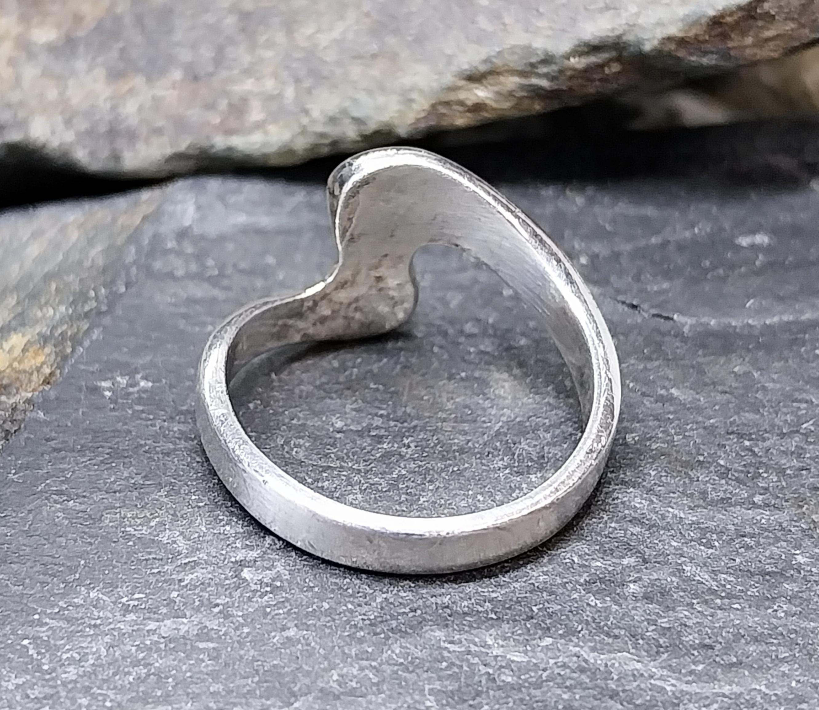 Sterling Silver Swirl Ring - uk size P (Us 7.5) - 3.7g