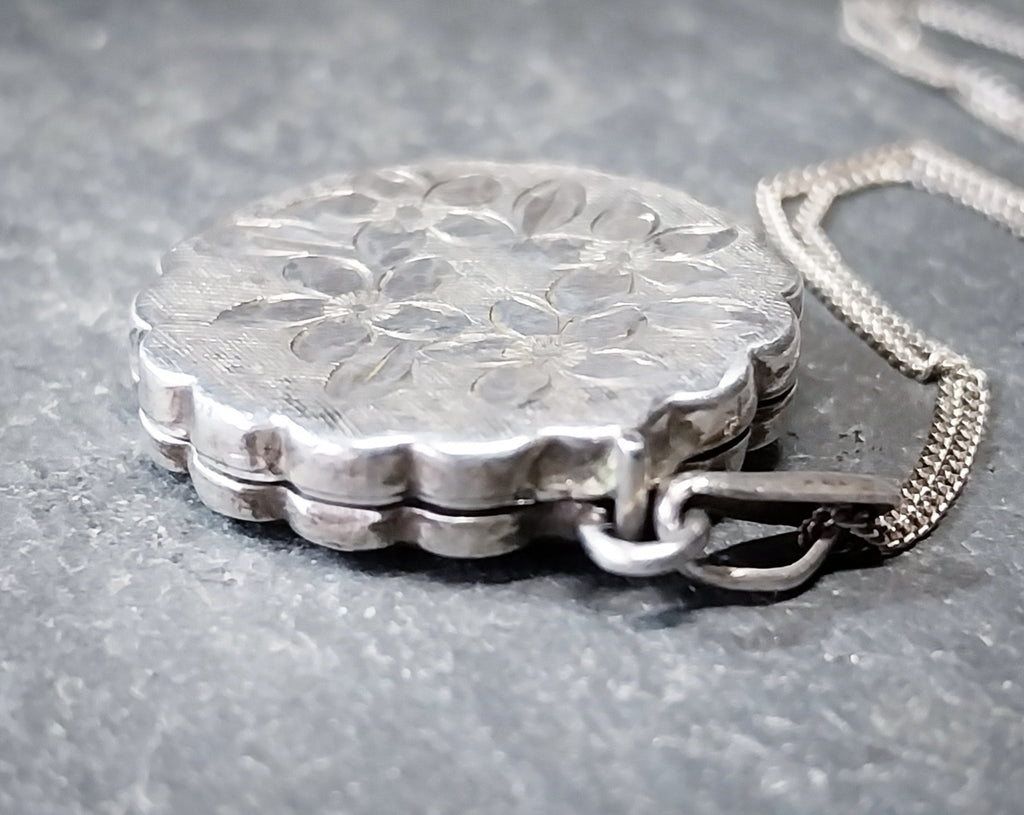 Georg Jensen SILVER LOCKET Necklace - Scalloped Circle with 4 flowers on 18" Chain - 5.4g