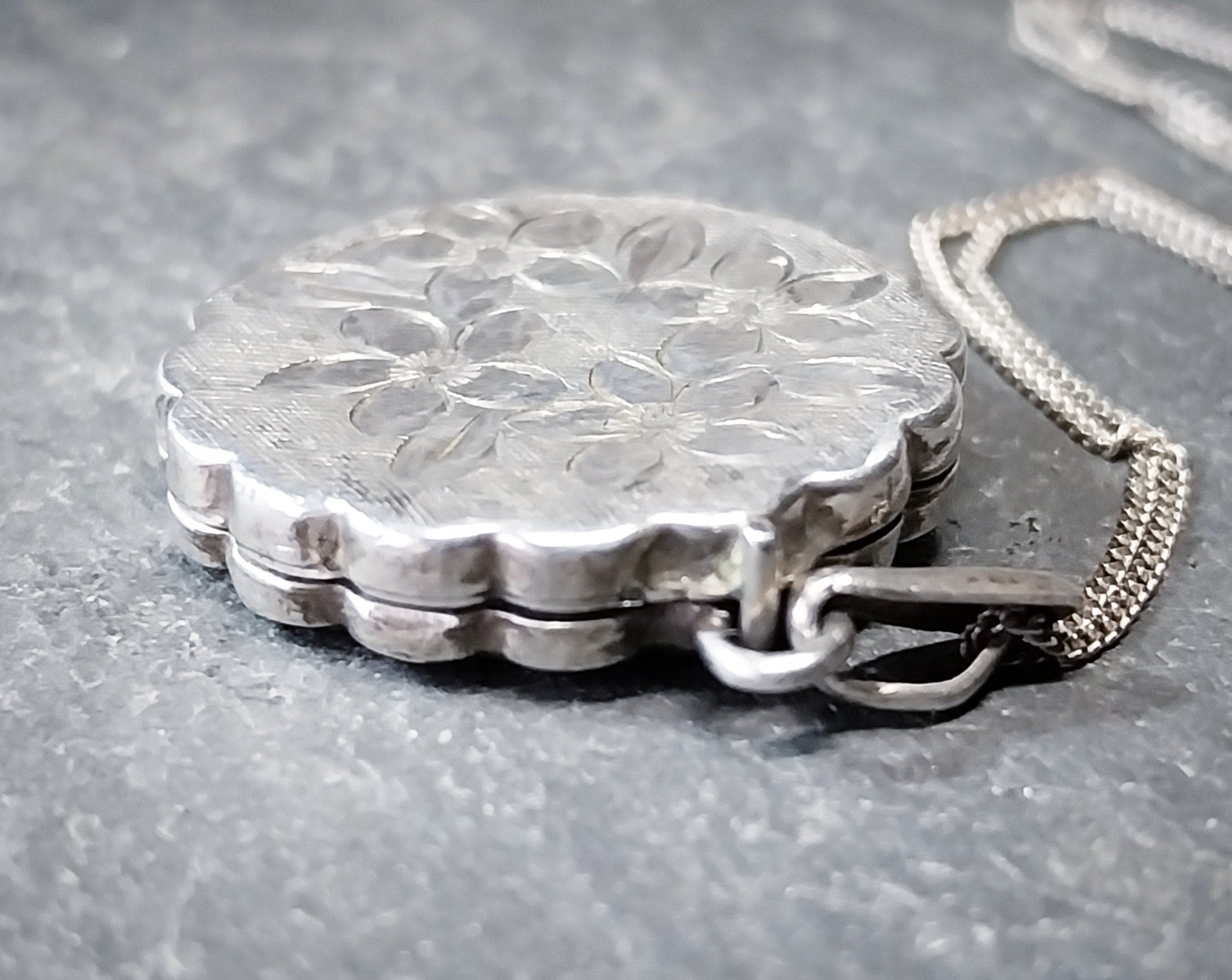 Georg Jensen SILVER LOCKET Necklace - Scalloped Circle with 4 flowers on 18" Chain - 5.4g