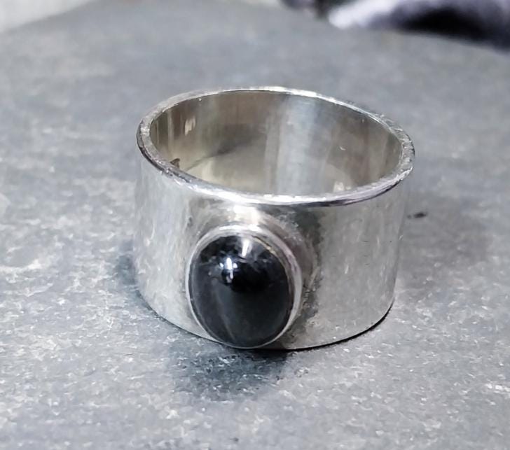 Modernist Wide Sterling Silver Onyx Ring - uk size Q (us 8) - 10.3g