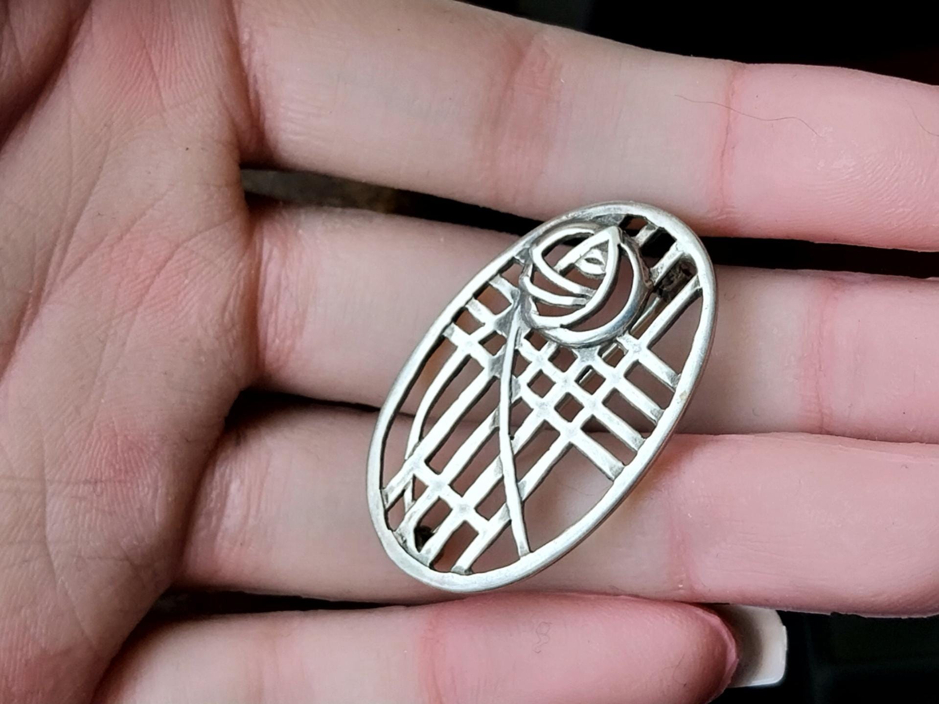 Sterling SILVER Oval Celtic ROSE Brooch - Carrick Jewellery 5.3g