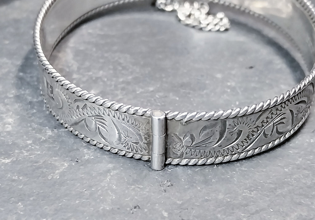 Vintage Sterling SILVER BANGLE Bracelet - c 1979 - 24.5g