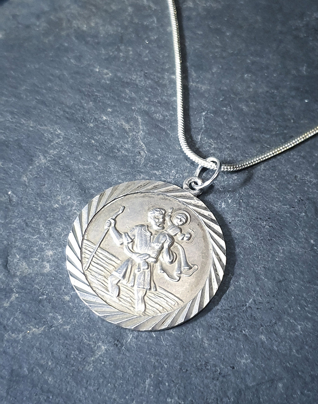 Vintage SILVER St Christopher Necklace Pendant Charm -  20" Chain - 8.8g