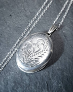 Vintage OVAL SILVER LOCKET - Fauna Pattern with 20" Chain - 6g