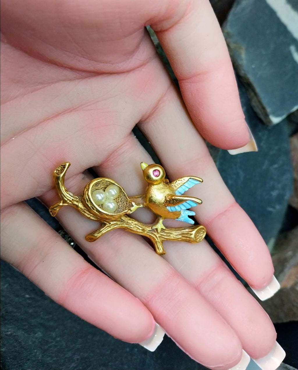BUTLER & WILSON Bird Nest Brooch, Swallow with Pearl Eggs - 11.9g