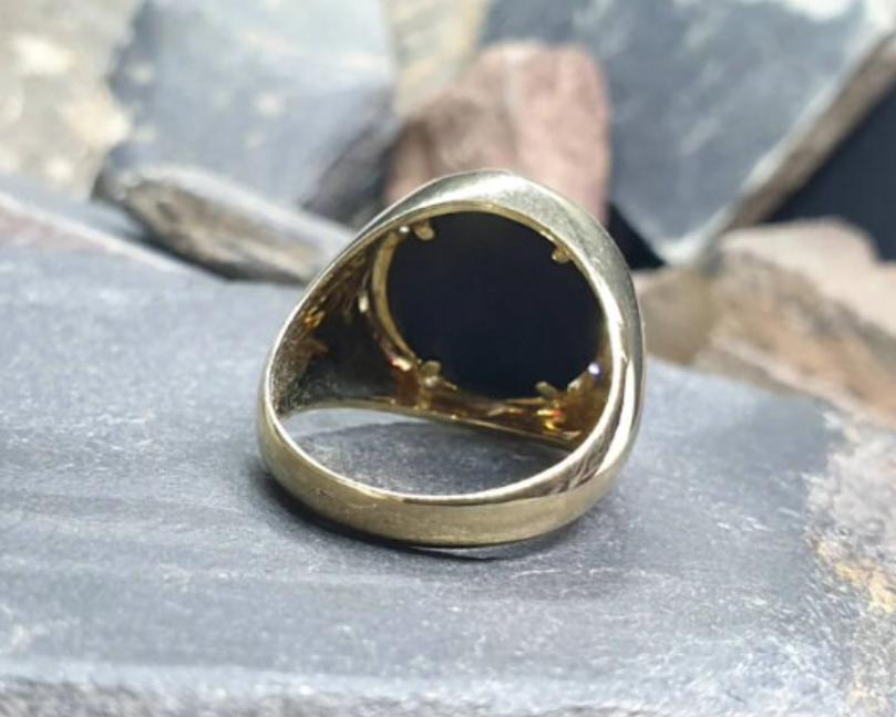 9ct GOLD RING with Onyx & DIAMOND Celtic Cross - Size uk R (us 8.5) - 5.7g